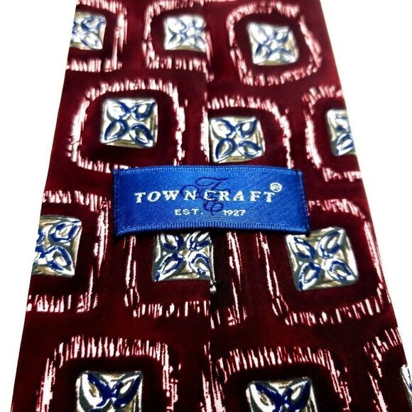 Towncraft Polyester Tie Red Geometric Print - Picture 4 of 6